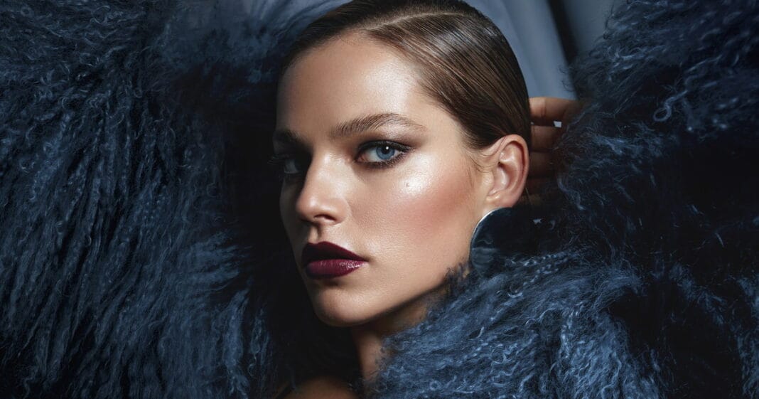 Vamp Romantic Beauty: The Dark Glossy Makeup Trend of 2026
